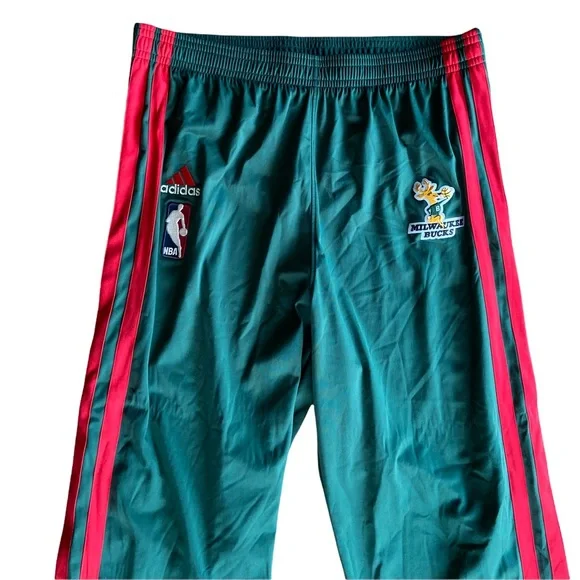 Milwaukee Bucks Adidas - Picture 1 of 3